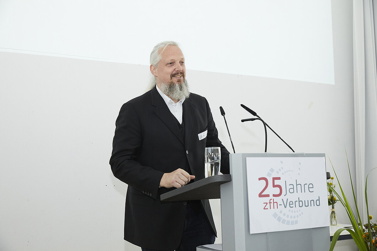 Prof. Dr. jörn schlingensiepen