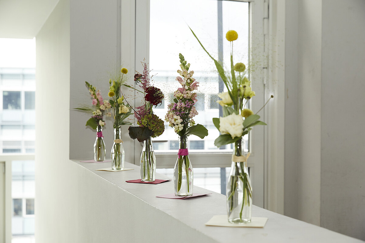Blumensträusse zur Dekoration 